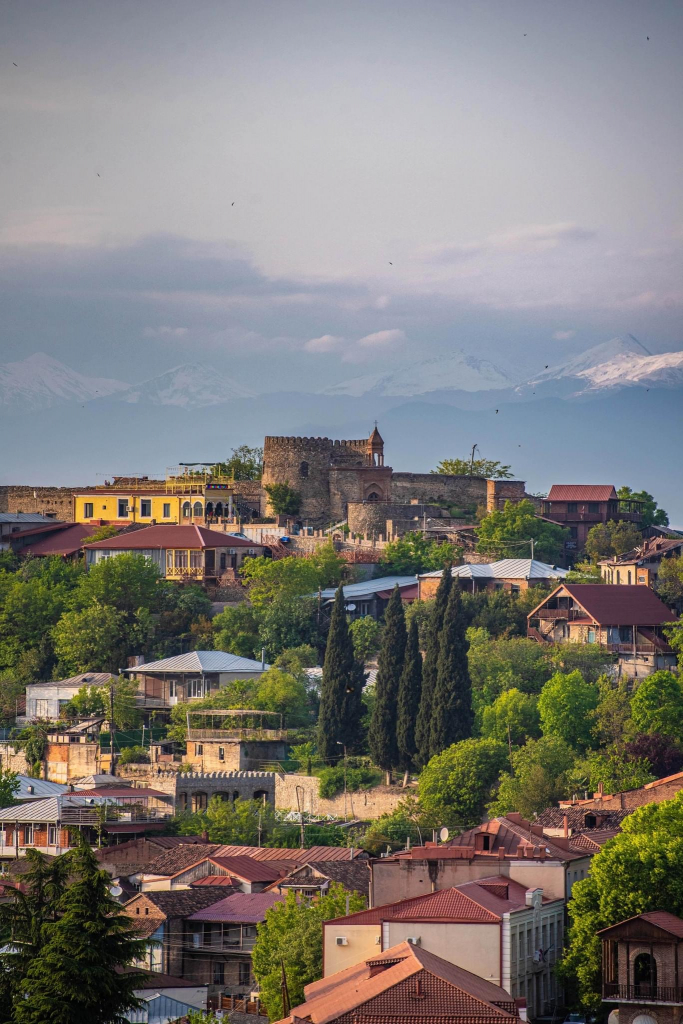 სიღნაღი ; ლეგენდარული წინაპრების თავშესაფარი, წმინდანის მონასტერი და ყველა საოცრება . . .