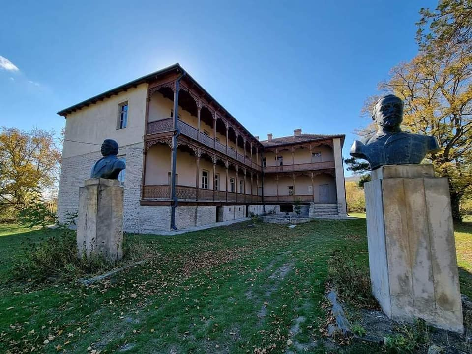 შატო მუხრანის ერთ დღიანი ტური