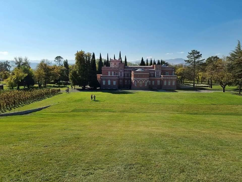 შატო მუხრანის ერთ დღიანი ტური