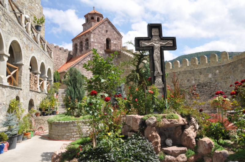 ძამას ხეობა : ბატეთის ტბა, ყინწვისი, მზოვრეთის მონასტერი