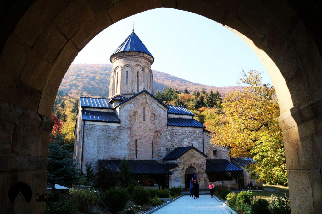 ძამას ხეობა : ბატეთის ტბა, ყინწვისი, მზოვრეთის მონასტერი