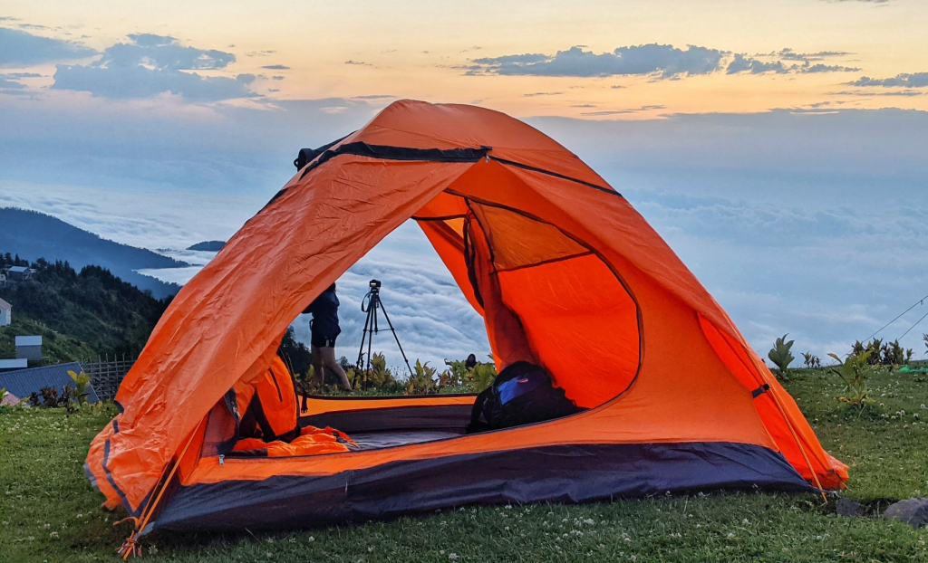 days tour in Gomi Mountains - overnight in Cottage