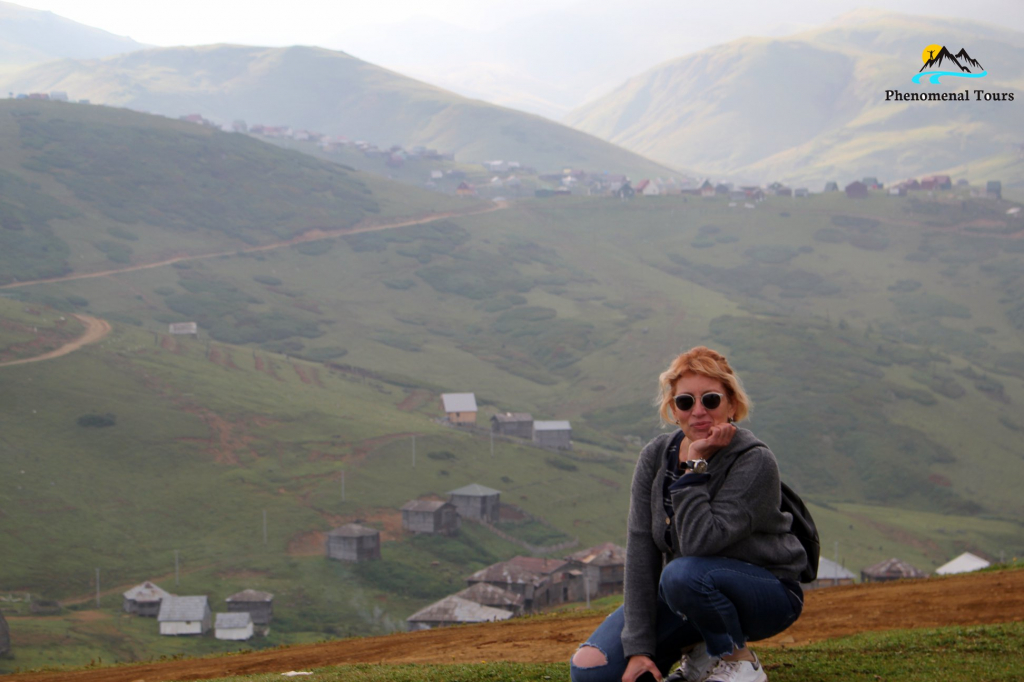 days tour in Gomi Mountains - overnight in Cottage