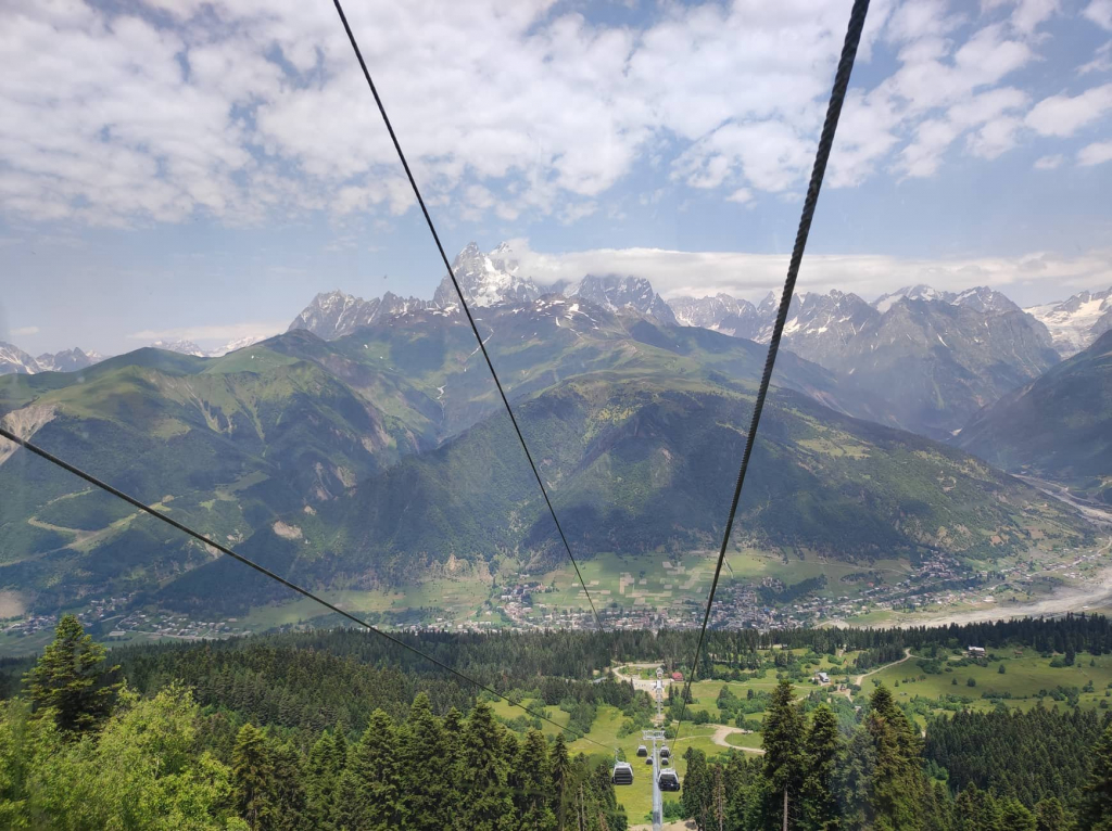 სვანეთის დღიანი ტური - სრული პაკეტი ( სასტუმრო, კვება, შიდა გადაადგილებები )