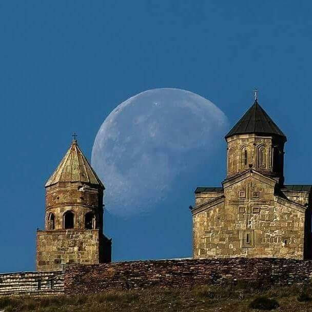 ყაზბეგის დღიანი ტური