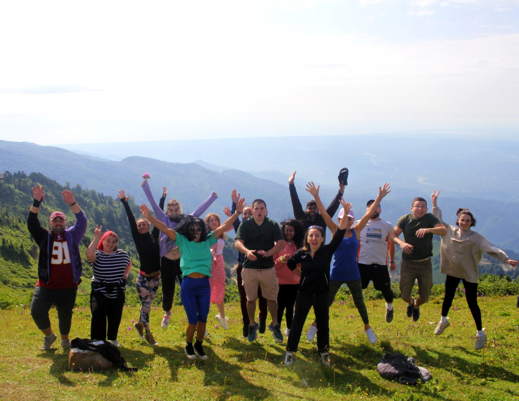 გომისმთა - ზღაპარი ღრუბლებს ზემოთ - კოტეჯებში განთავსება (ერთ ერთი მოწინავე კომპანია)