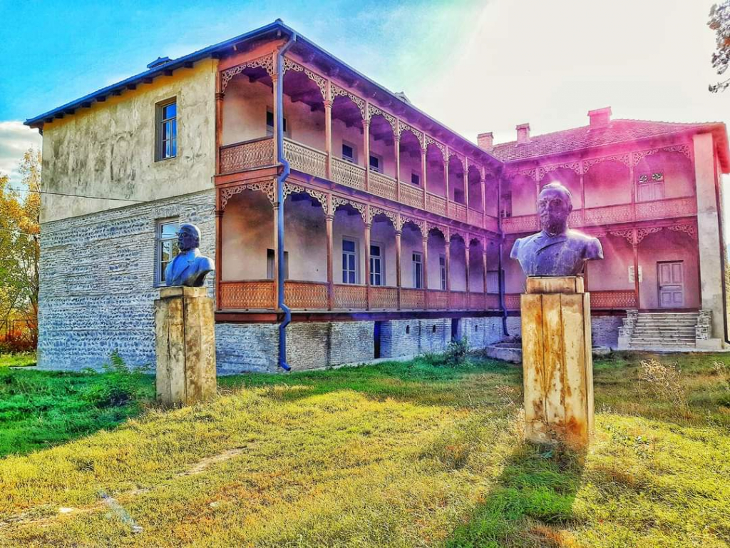 შატო მუხრანის დღიანი ტური