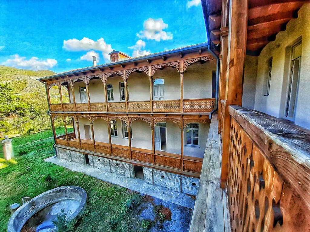 შატო მუხრანის დღიანი ტური