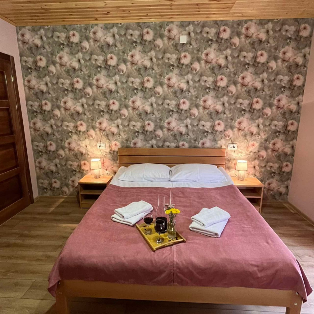 სვანეთის დღიანი ტური - სრული პაკეტი ( სასტუმრო, კვება, შიდა გადაადგილებები )