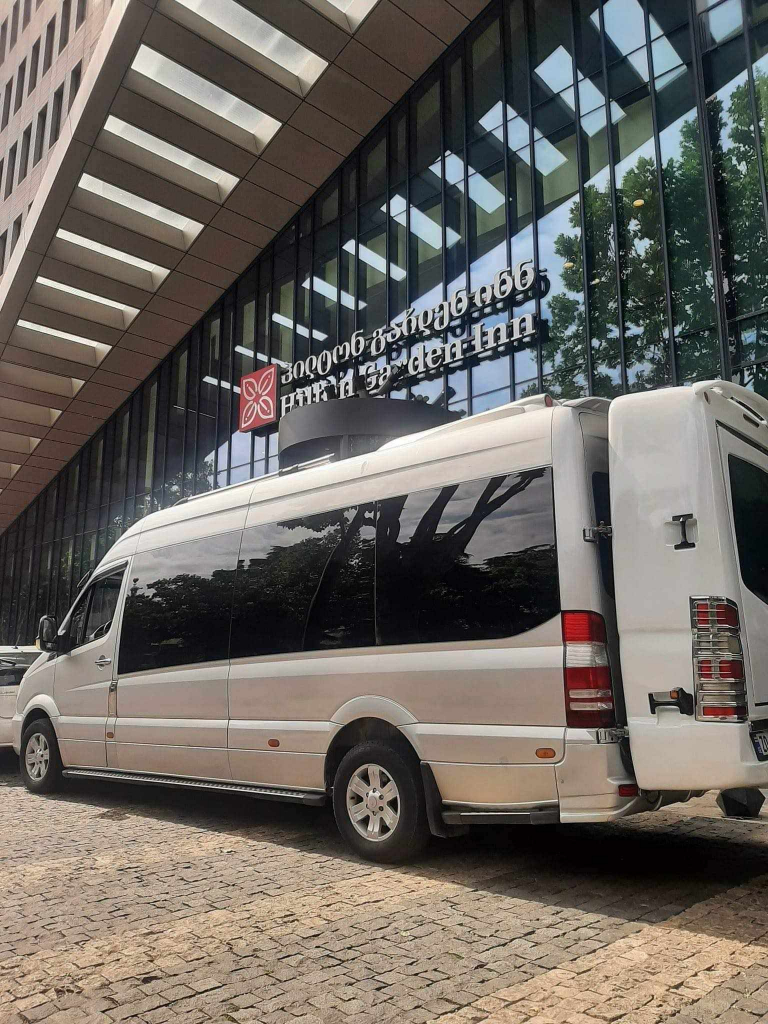 სვანეთის დღიანი ტური - სრული პაკეტი ( სასტუმრო, კვება, შიდა გადაადგილებები )