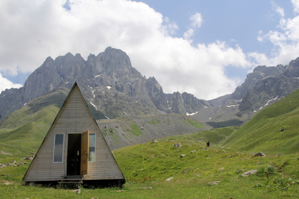ჯუთას ტური : საფეხმავლო მარშუტი , ჯუთას ტბა, ჯუთას ჩანჩქერი