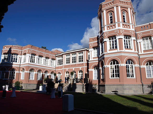 შატო მუხრანის დღიანი ტური