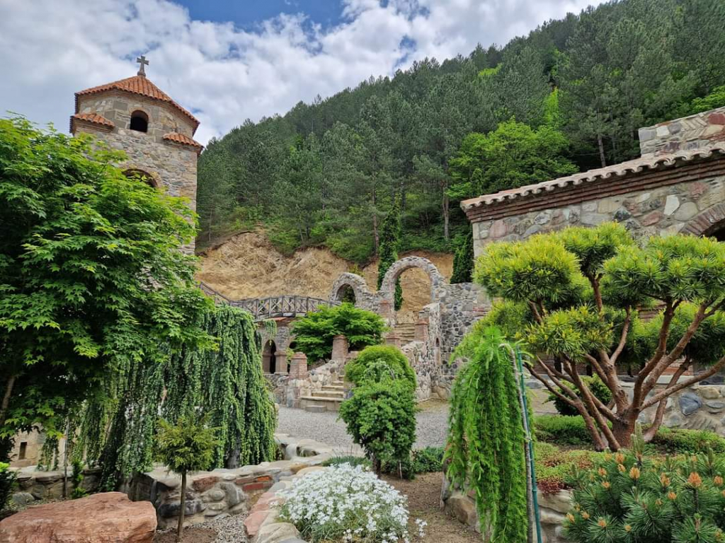 ძამას ხეობის დღიანი ტური