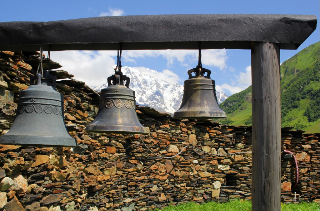 სვანეთის ტური : სრული პაკეტი : სასტუმრო , ორჯერადი კვება, დელიეკები ( ულამაზესი პერიოდი სვანეთში სამოგზაუროდ)