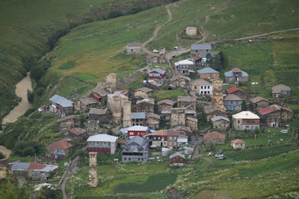 სვანეთის ტური : სრული პაკეტი : სასტუმრო , ორჯერადი კვება, დელიეკები ( ულამაზესი პერიოდი სვანეთში სამოგზაუროდ)