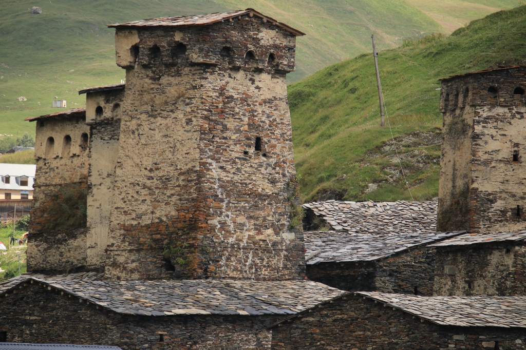 სვანეთის დღიანი ტური - შემოდგომის სილამაზე- სრული პაკეტი ( სასტუმრო, კვება, შიდა გადაადგილებები )