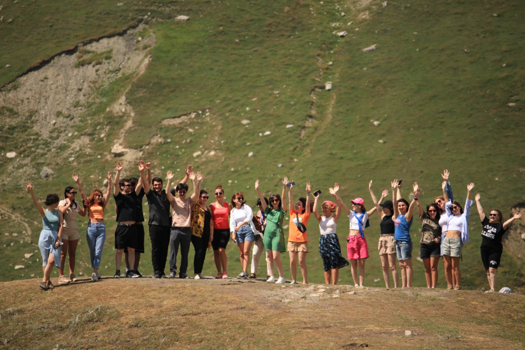 კორპორატიული და სასკოლო ექსკურსიები ( კომფორტული მგზავრობა თქვენთვის)