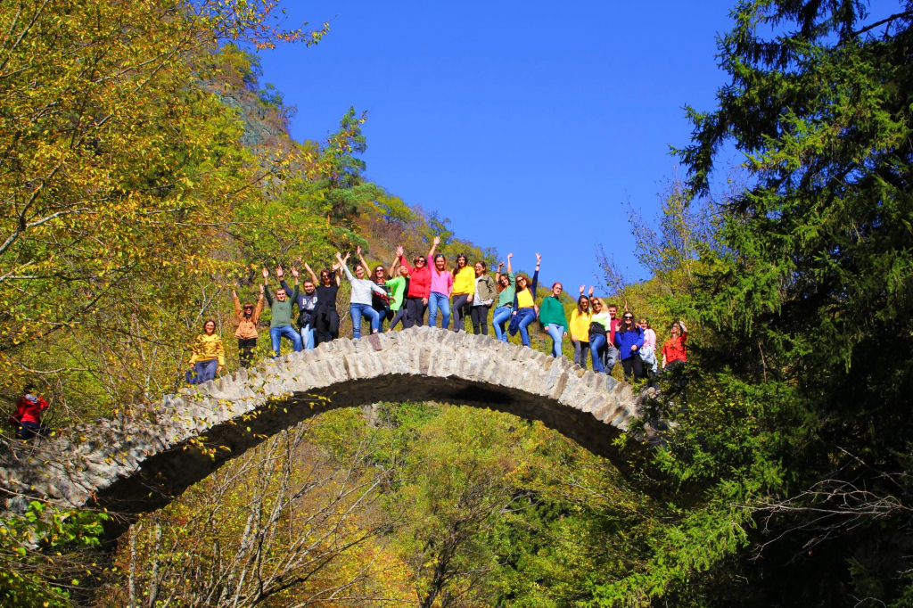 ულამაზესი ფერები რკონში - შემოდგომა და ლაშქრობა