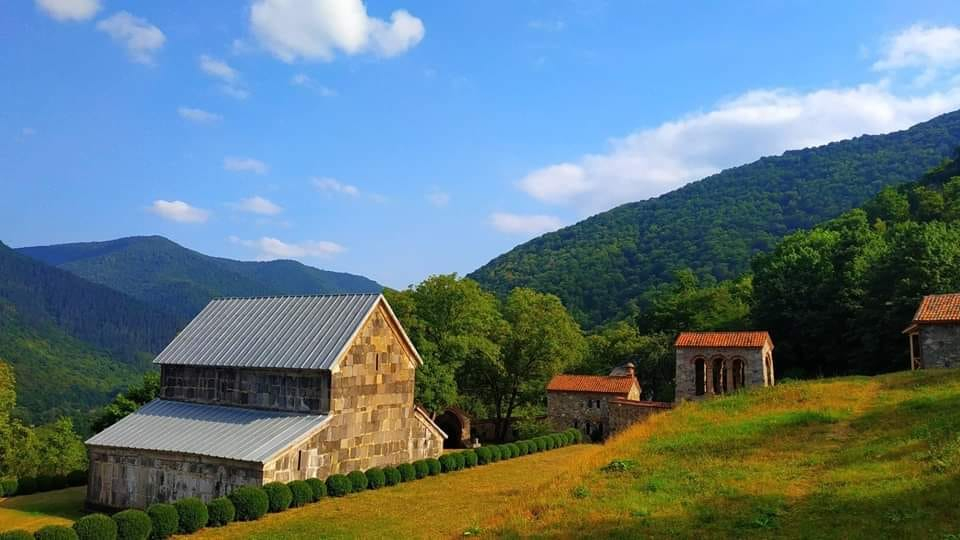 გუდარეხი, მამულო- პანტიანის მეგალითური ნასახლარები, კლდეისის ჩანჩქერი - დელიკით - ინფო ტური