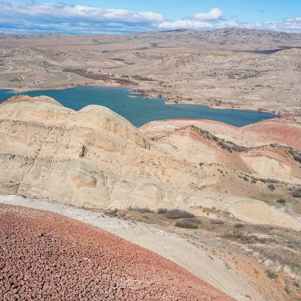 ხვალ ( ნოემბერს) დავით გარეჯი + ფერადი უდაბნო