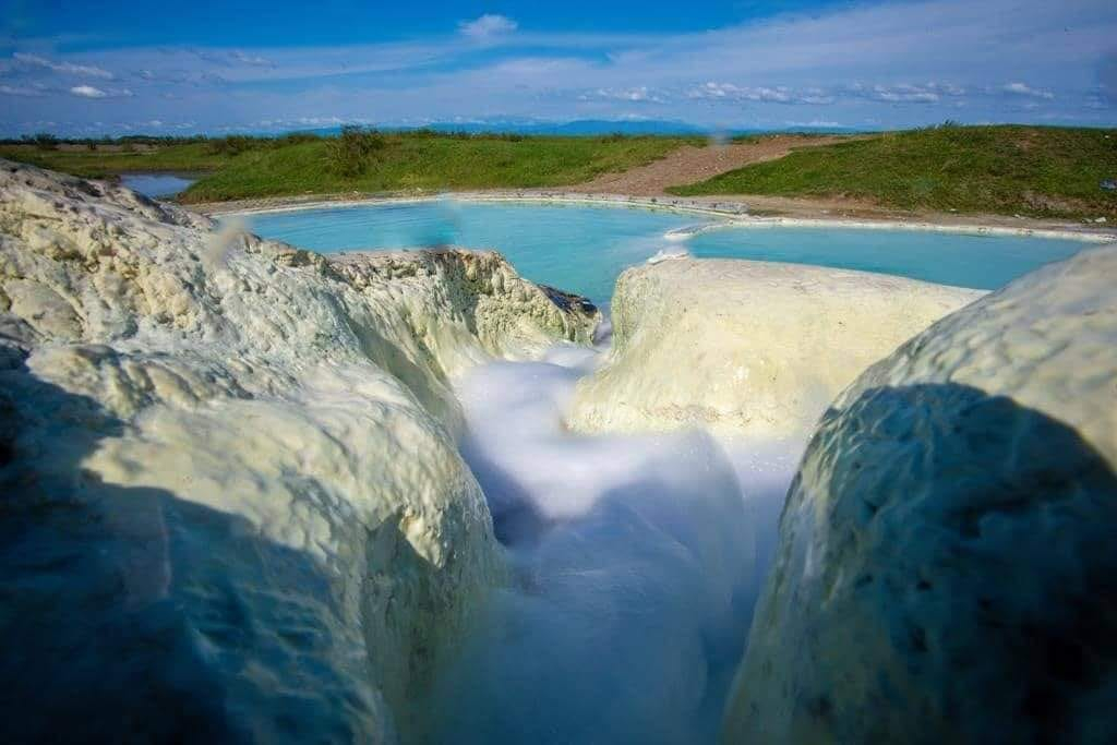 კურორტები: სულორი და საირმე, დიხაშხოს გოგირდისცხელი წყლის აუზები, ვანის მუზეუმი
