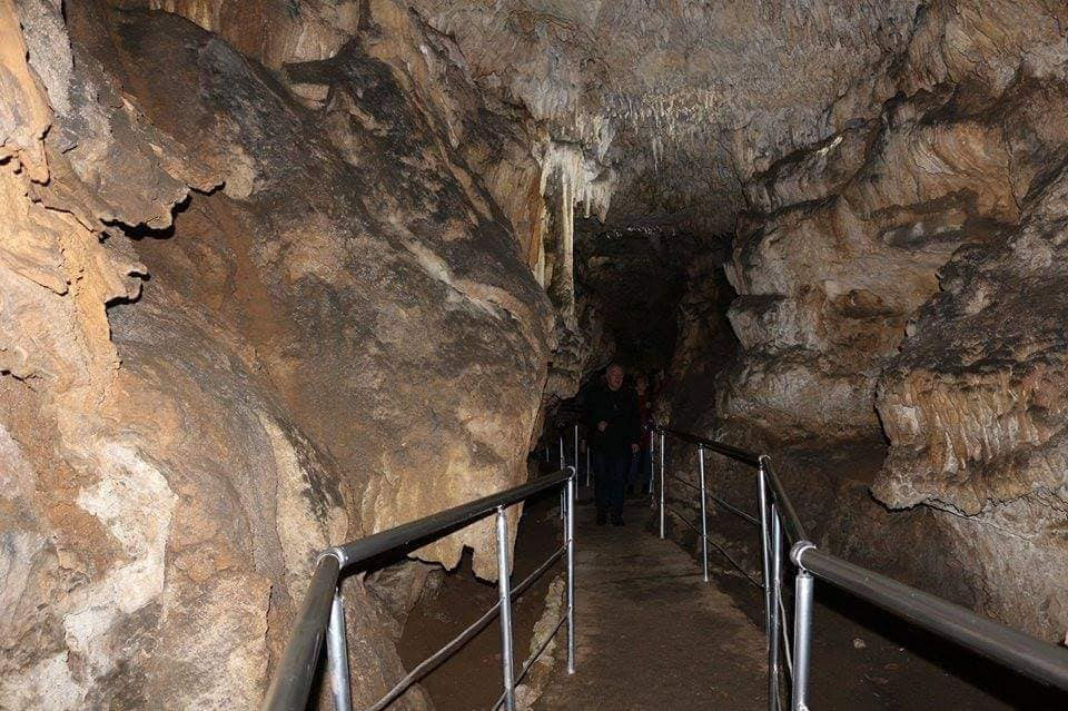 წყალტუბოს სანატორიუმები, ტაბაკინი, ნავენახევის მღვიმე. კოლხური ბაღი