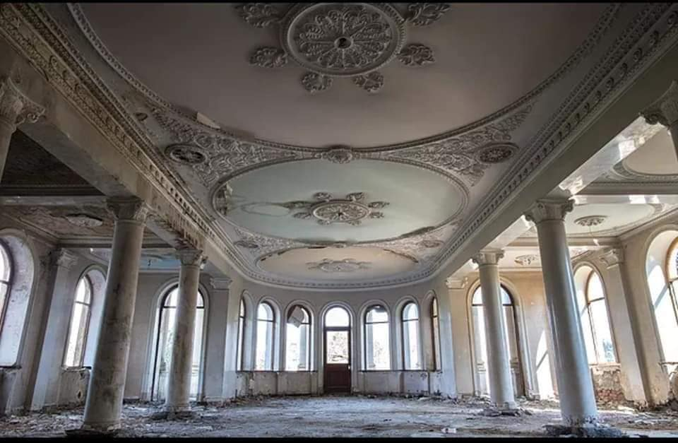 წყალტუბოს სანატორიუმები, ტაბაკინი, ნავენახევის მღვიმე. კოლხური ბაღი