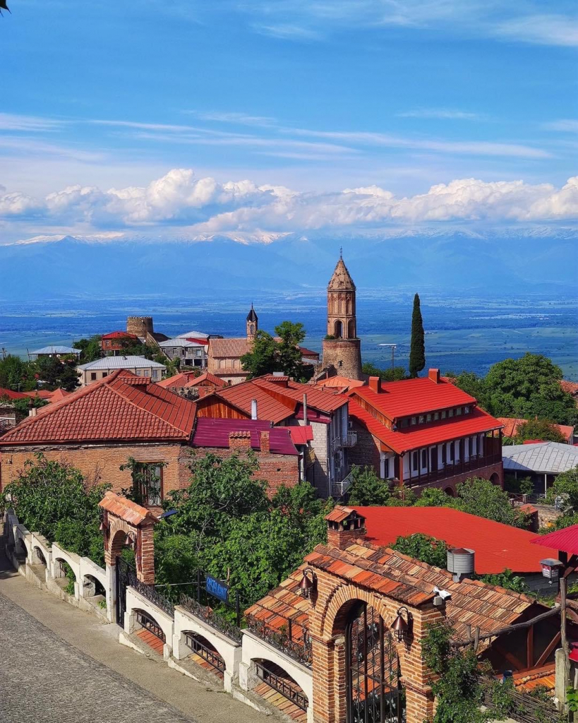 სიღნაღი ; ლეგენდარული წინაპრების თავშესაფარი, წმინდანის მონასტერი და ყველა საოცრება . . .