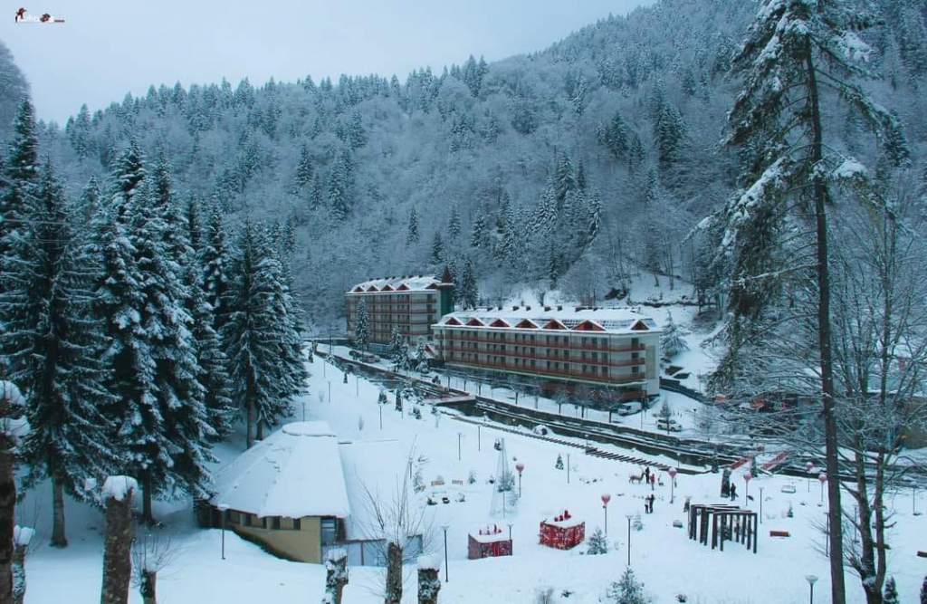 საირმე, დიხაშხოს ცხელი წყლის აუზები