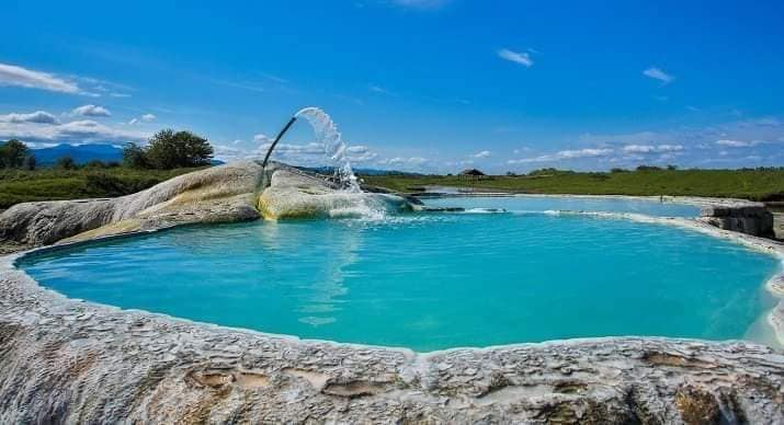საირმე, დიხაშხოს ცხელი წყლის აუზები
