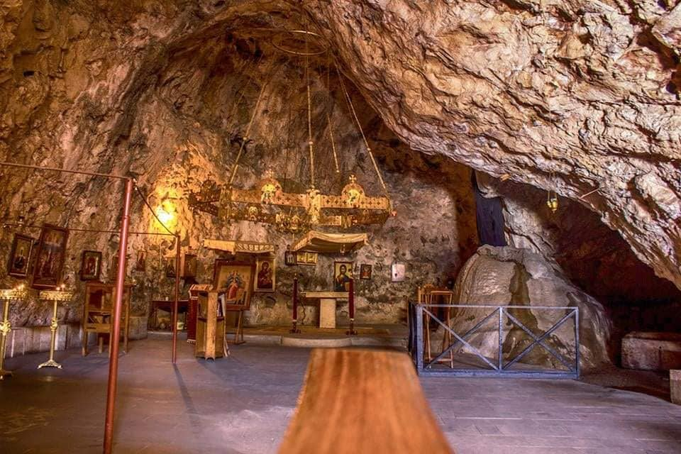 დათოვლილი კაცხის სვეტი, მღვიმევი, ჭიათურის საბაგიროები