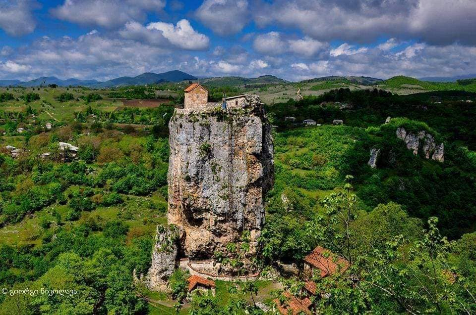 დათოვლილი კაცხის სვეტი, მღვიმევი, ჭიათურის საბაგიროები