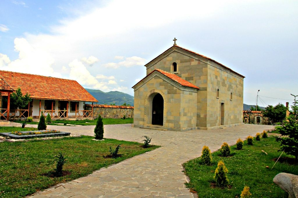 : კოდმანი, კალოუბანი, შიომღვიმე, მგალობლიანთკარი და ა.შ.