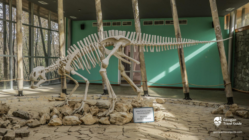 სათაფლიის, პრომეთეს და თეთრა მღვიმეები, ბაგრატის ტაძარი