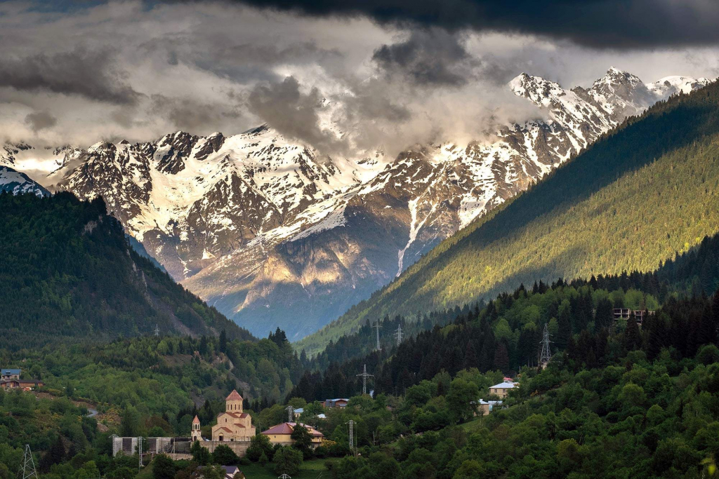 4 დღიანი დაუვიწყარი ტური ულამაზესი სვანეთში
