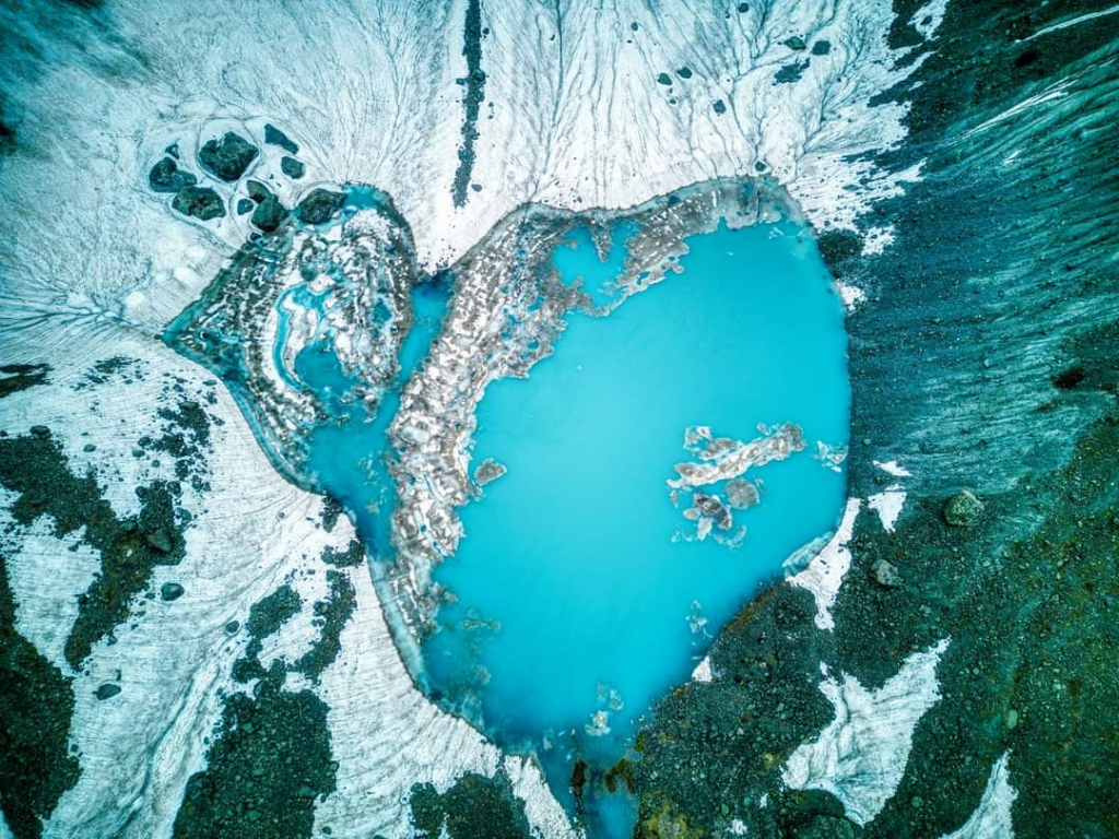 1 დღიანი ტური აბუდელაურის ფერადი ტბები