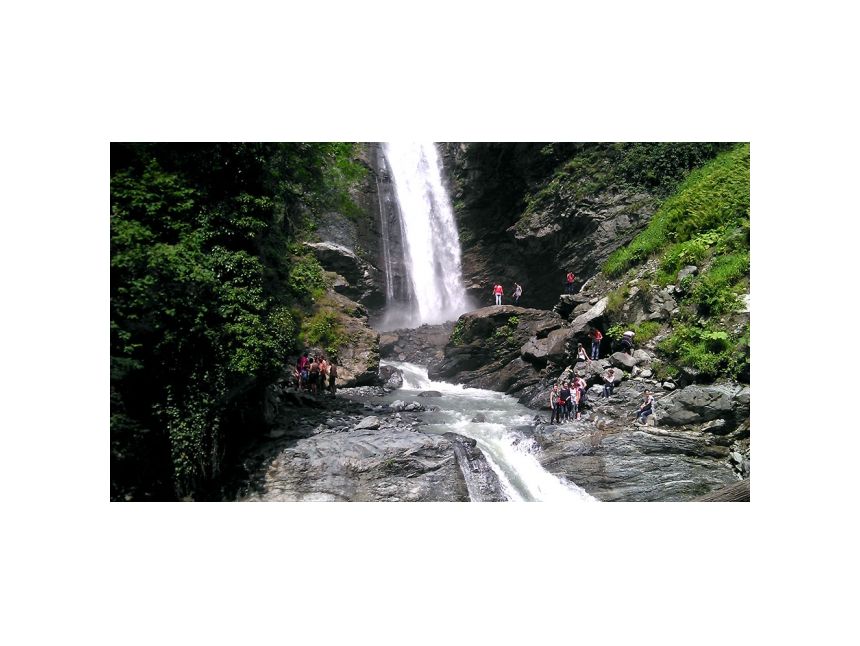 აგვისტო (გურგენიანის ჩანჩქერი)