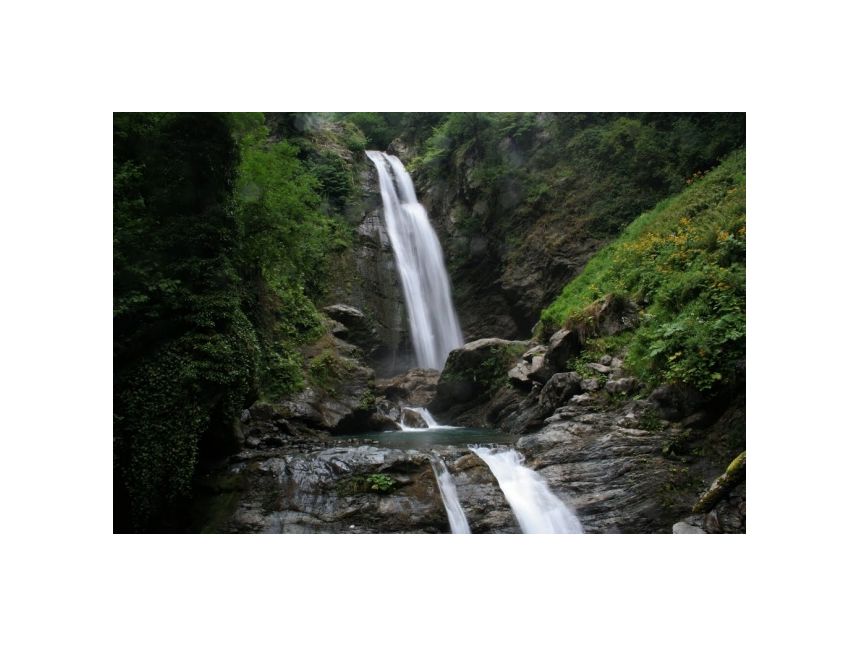 აგვისტო (გურგენიანის ჩანჩქერი)