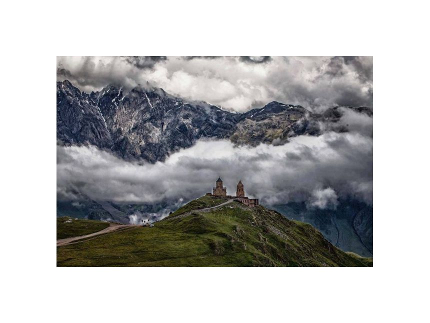 აგვისტოს დღიანი ტური ყაზბეგში