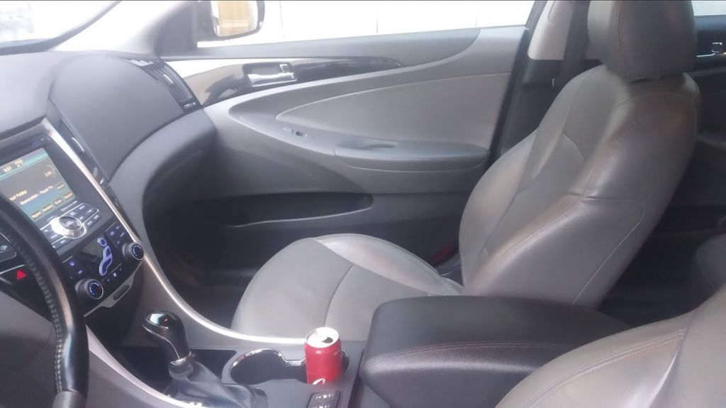 სედანი - HYUNDAI