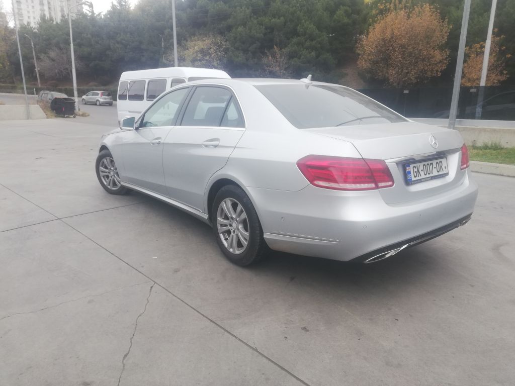 სედანი - MERCEDES-BENZ
