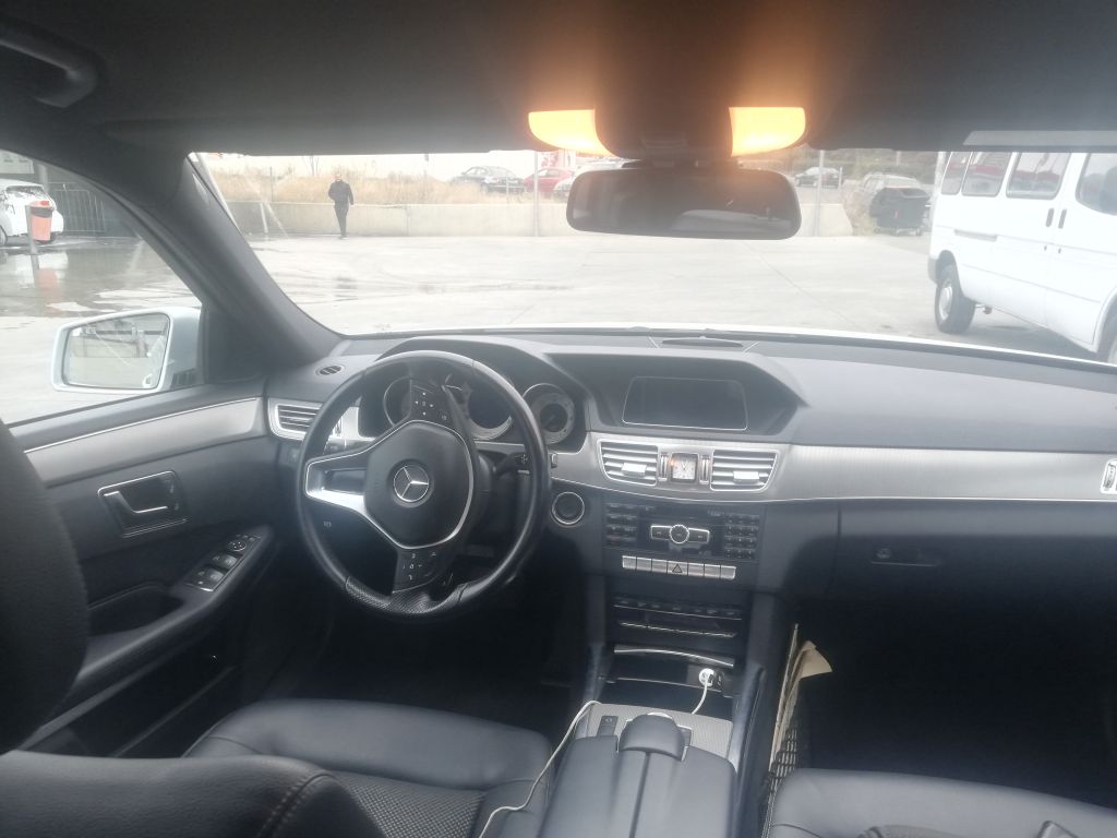 სედანი - MERCEDES-BENZ