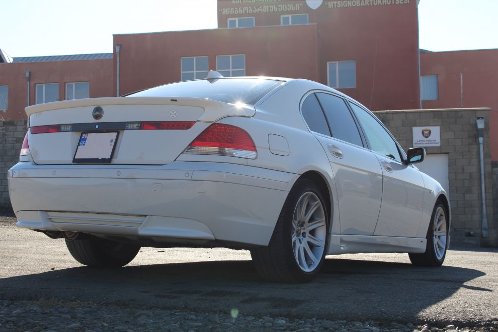 სედანი - BMW