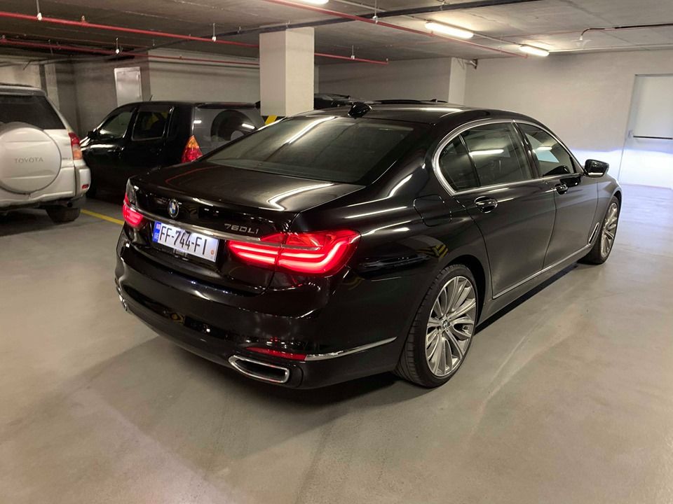 სედანი - BMW