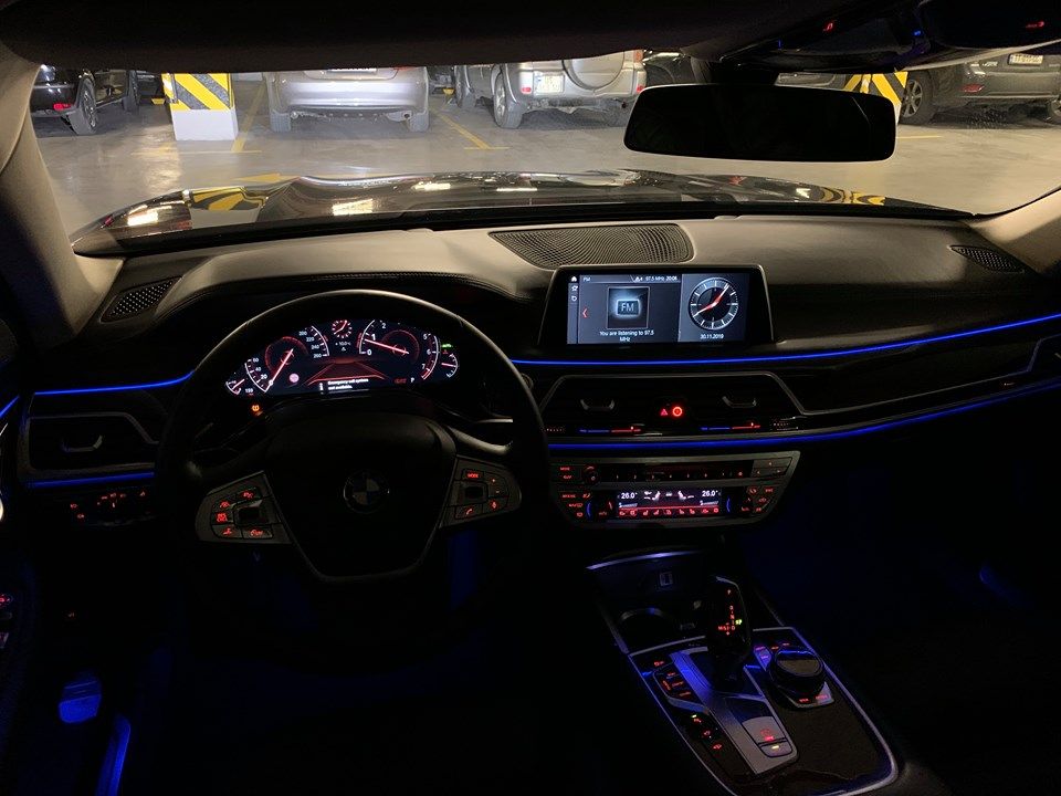 სედანი - BMW