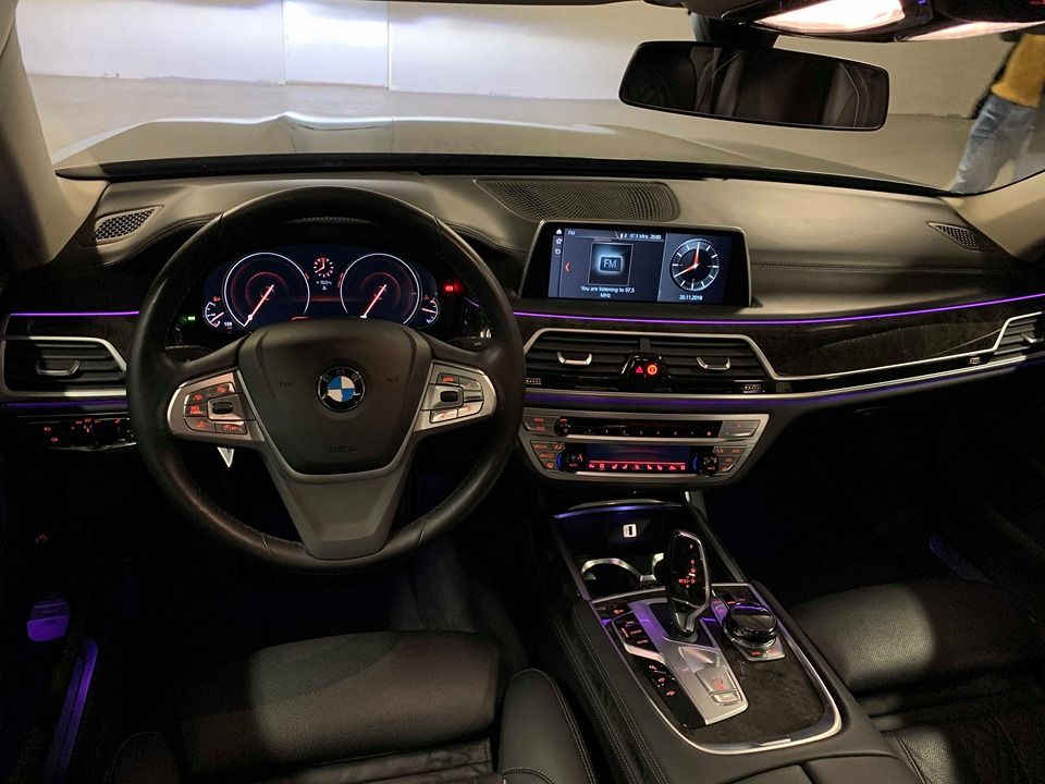 სედანი - BMW