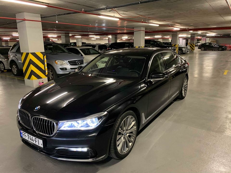 სედანი - BMW