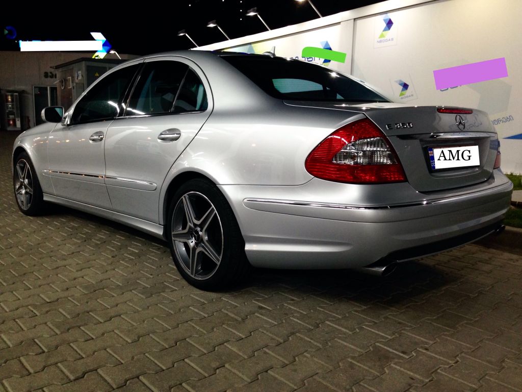 Sedan - MERCEDES-BENZ