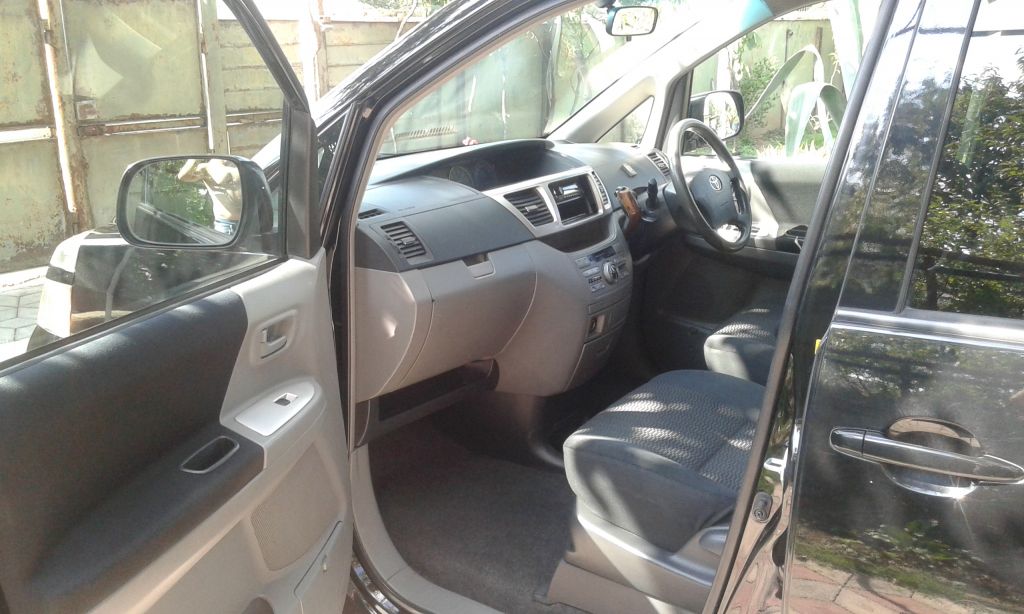 მინივენი - TOYOTA