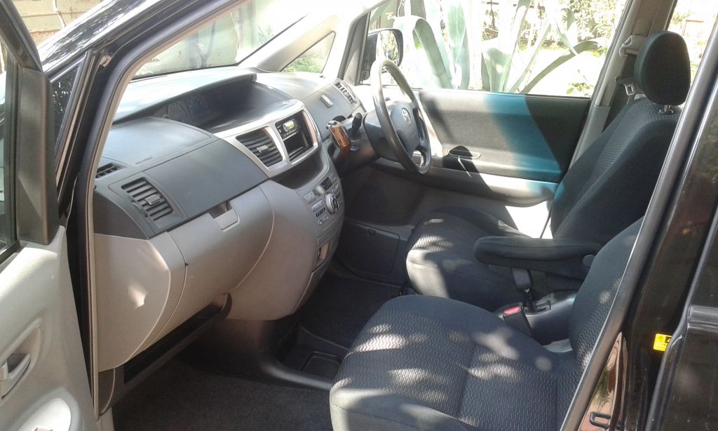 მინივენი - TOYOTA